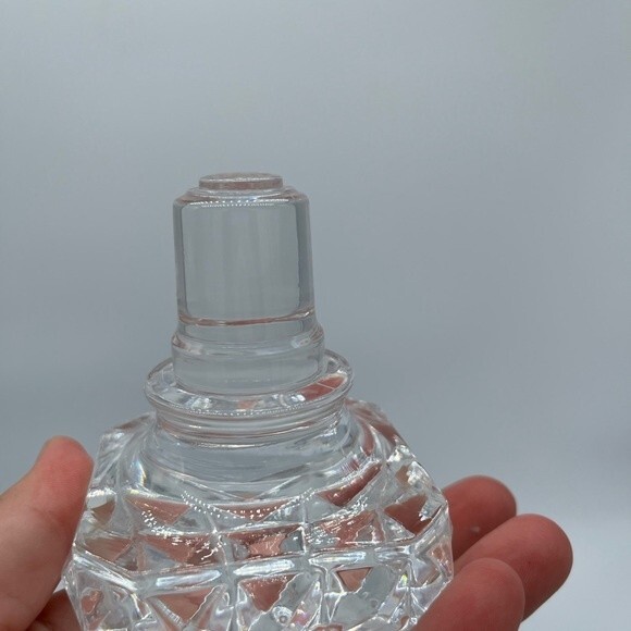 Canterbury by CESKA Crystal Decanter with stopper - Picture 6 of 9